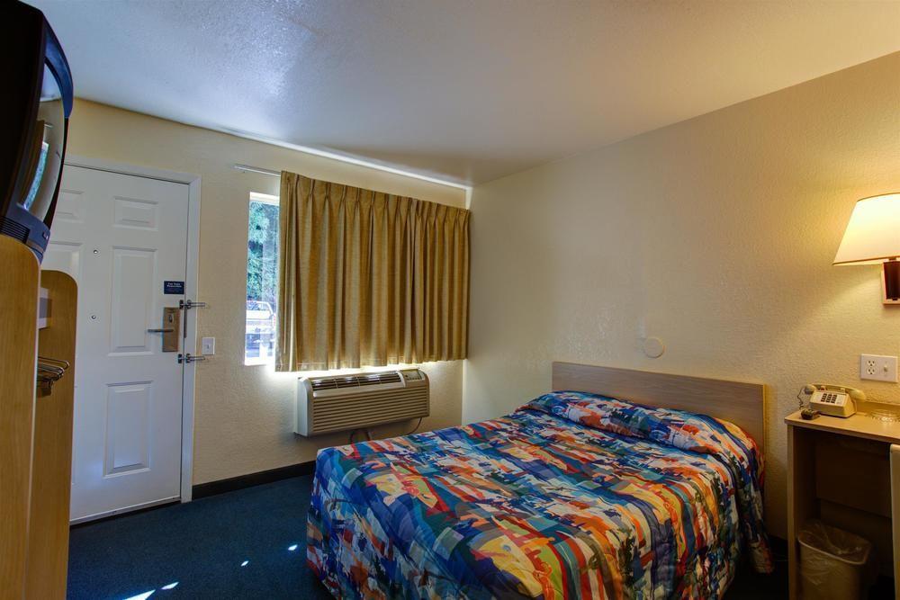 Motel 6-Kelso, Wa - Mt. St. Helens エクステリア 写真