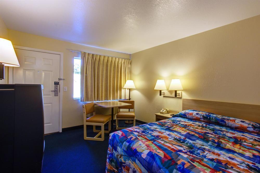 Motel 6-Kelso, Wa - Mt. St. Helens エクステリア 写真