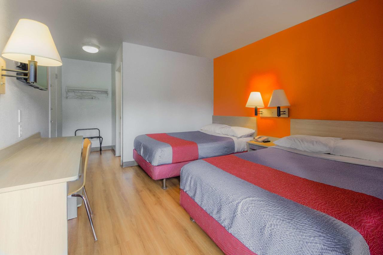 Motel 6-Kelso, Wa - Mt. St. Helens エクステリア 写真