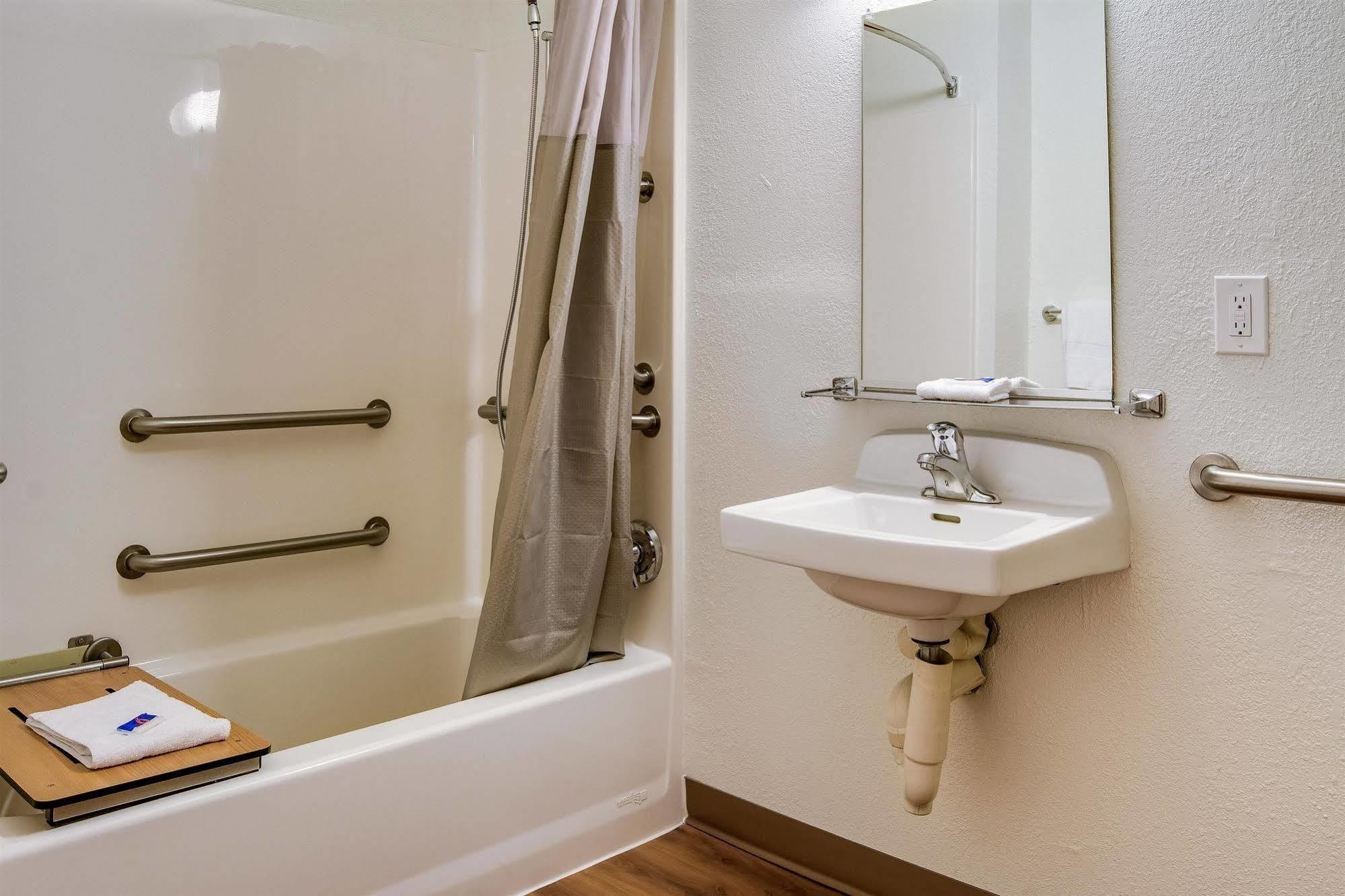 Motel 6-Kelso, Wa - Mt. St. Helens エクステリア 写真