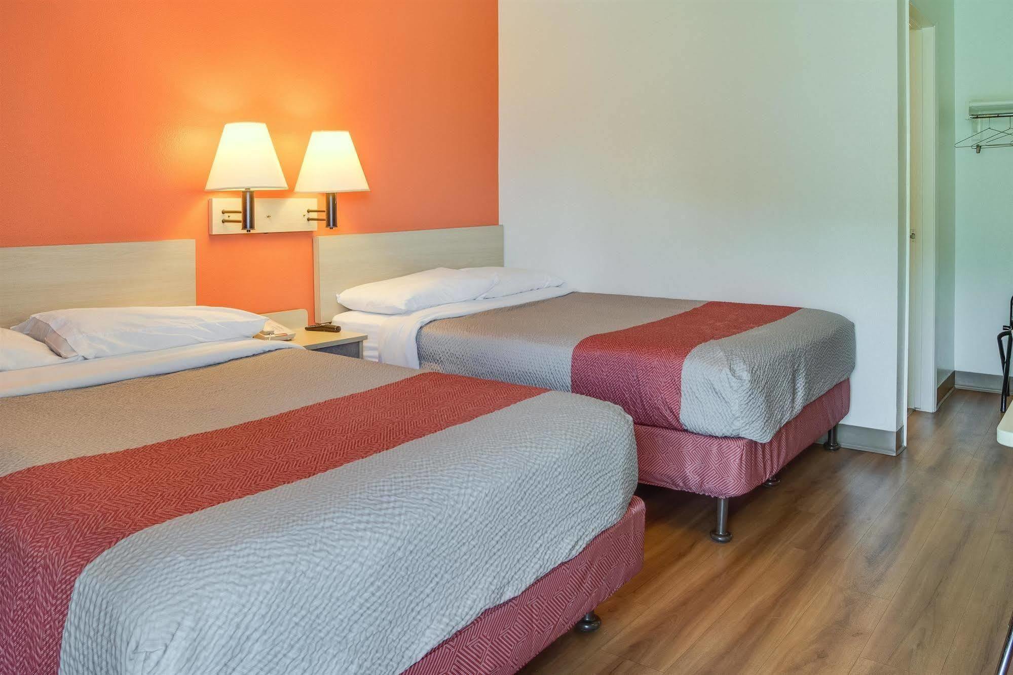 Motel 6-Kelso, Wa - Mt. St. Helens エクステリア 写真
